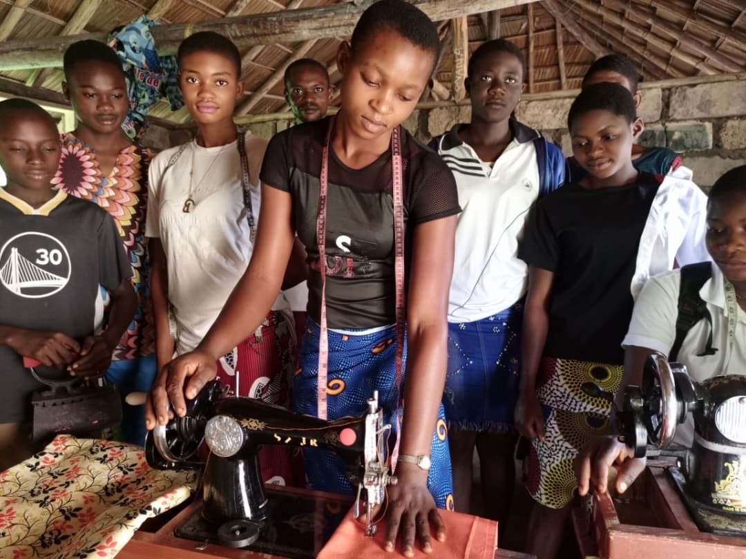 Inclusion sociale à travers la formation professionnelle et métiers des filles-mères à Gemena